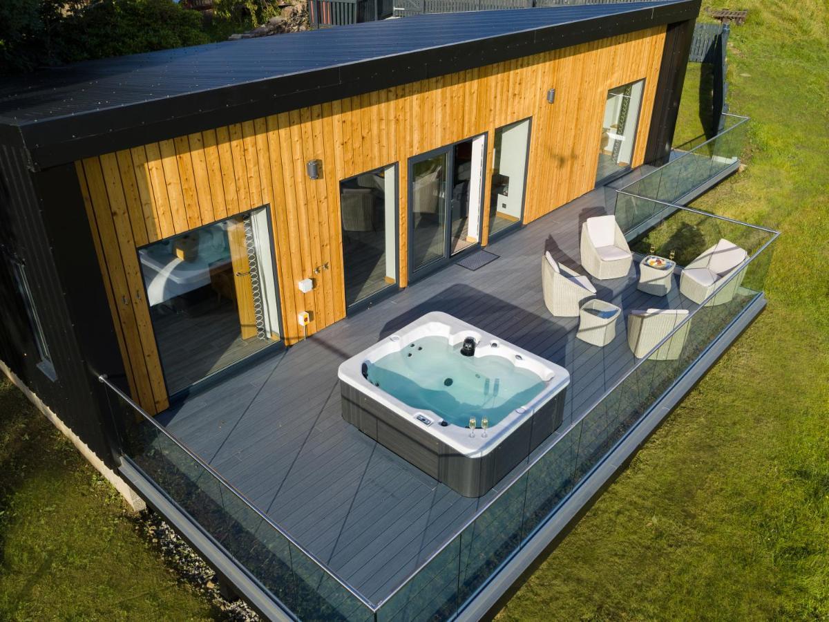 Birches Lodge With Hot Tub Dundonnell Exterior photo